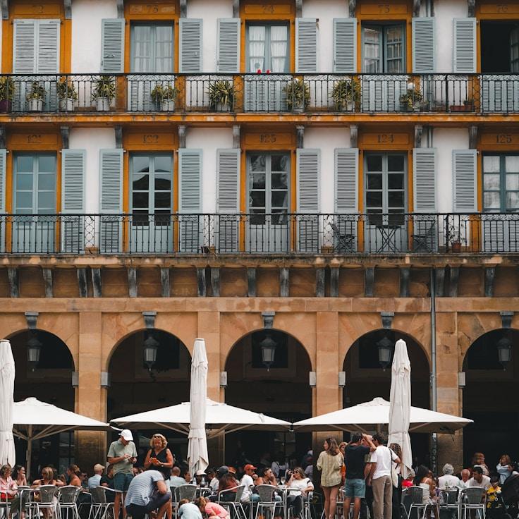 Family terraces and cafés for calm evenings in Zurich